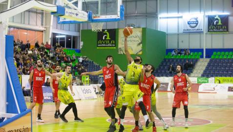 El Basket Navarra tuvo que pelear, pero volvió a conseguir la victoria.