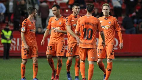 David, junto a sus compañeros, tras la victoria ante el Sporting.