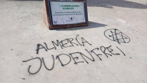 Realizan pintadas nazis en monumento a las víctimas de Mauthausen de Almería