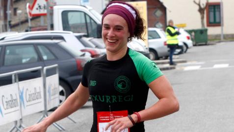 La navarra Enara Oronoz gana el triatlón de Reinosa