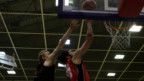 El Basket Navarra Club recupera la senda del triunfo
