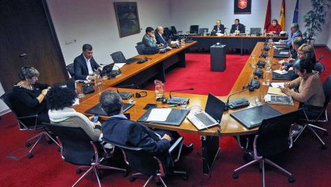 La Comisión que investiga sobre Caja Navarra el día en que compareció el ex presidente Miguel Sanz.