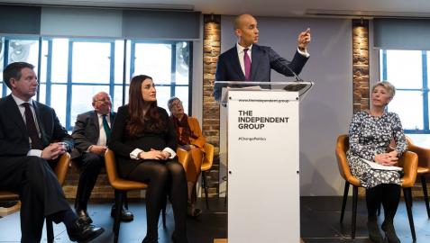 Rueda de prensa del ex diputado laborista del Reino Unido Chuka Umunna junto al resto de dimisionarios.