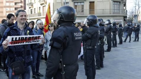 Un total de 28 heridos, entre ellos 12 mossos, durante las manifestaciones por la huelga