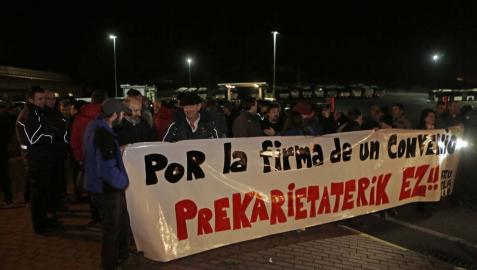 Normalidad en el inicio de la huelga de villavesas en Pamplona