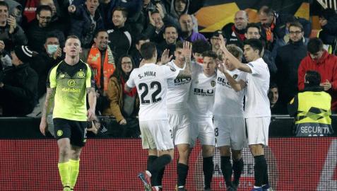 El Valencia aprovechó su superioridad numérica para clasificarse