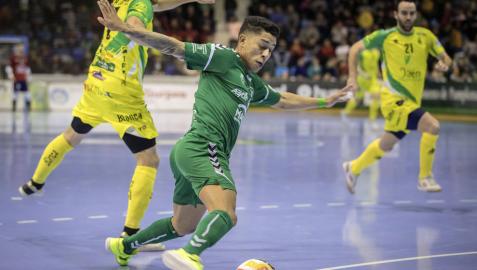 Osasuna Magna recibe al Antequera para seguir tercero