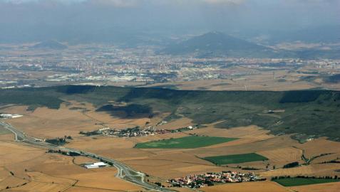 Vista desde la Higa de Monreal de una parte del Valle de Elorz.