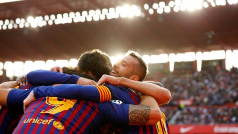 Messi se destapa antes del Clásico con tres goles al Sevilla