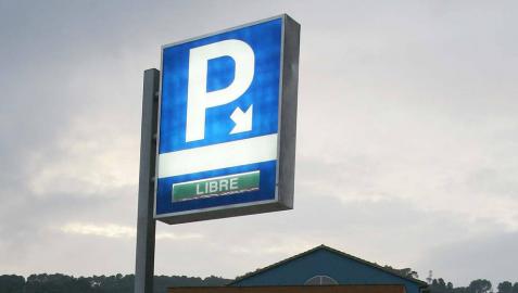 Una señal de parking.