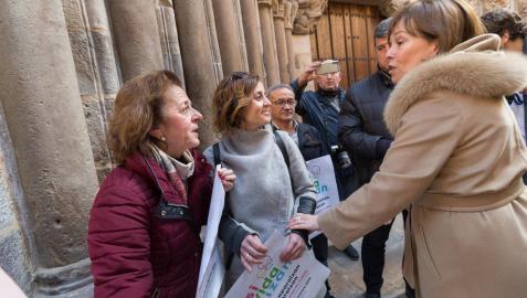 La madre de Izan pide a la presidenta Barkos el medicamento para su hijo