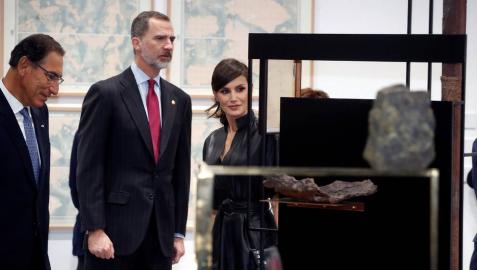 Los Reyes visitan ARCO en una edición con polémica por la figura del 'Ninot' de Felipe VI