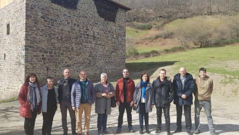 Presentada la restauración del conjunto medieval de la Torre de Ibero en Leitza