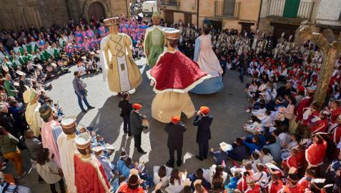La mayor comparsa jamás vista en Sangüesa