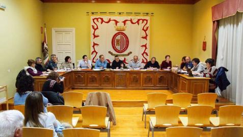 Reciente pleno del Ayuntamiento de Sangüesa. Tras las elecciones de mayo, bajará de 13 a 11 ediles.