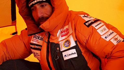 Txikon equipa hasta los 7.850 metros en el Everest y regresa al campo base