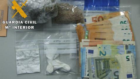 La Guardia Civil detiene a dos personas en Valtierra por tráfico de drogas