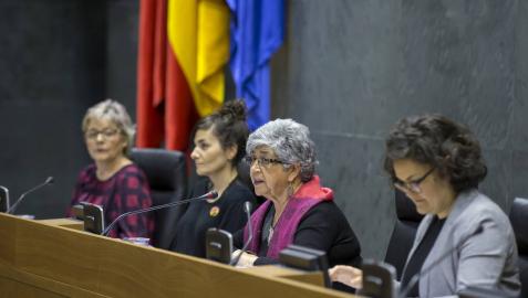 50 abogadas piden suspender los juicios el viernes para hacer huelga