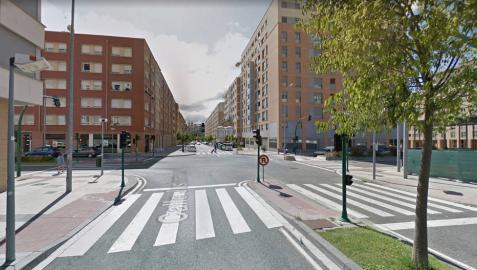 Cruce de la calle de Juslarrocha con la calle de Ochagavía de Pamplona, donde se produjo el atropello.