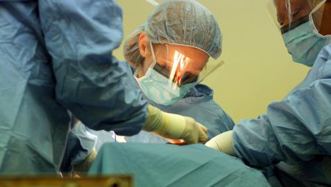 646 personas llevan más de seis meses esperando una operación