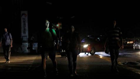 Un apagón en Venezuela deja sin luz a 15 de los 23 estados del país