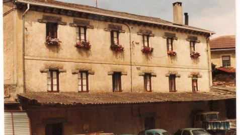 Fue un adelanto para su época en los año 30. con la experiencia en la gestión de molinos del entorno, la familia Jauregi se embarcó en la creación de su propia empresa: la Harinera San Miguel.