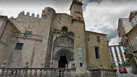 Exterior de la catedral de Ourense.