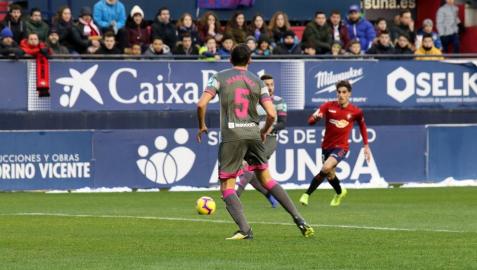 Imágenes del partido Osasuna-Cádiz disputado en El Sadar.