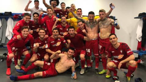 El vestuario de Osasuna celebra la victoria en Málaga
