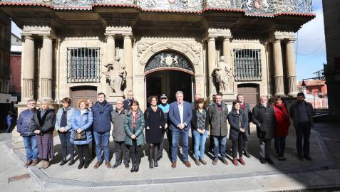 El Ayuntamiento de Pamplona guarda un minuto de silencio por las víctimas del 11-M