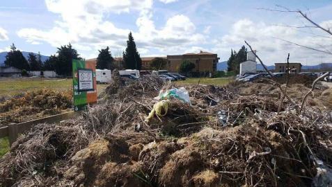 Denuncian el descontrol de la ecozona de Sangüesa