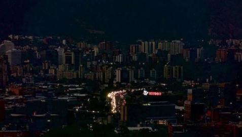 Estados Unidos retira a todo su personal diplomático de Venezuela