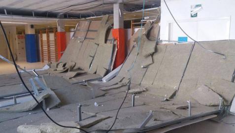 Se desprende parte del techo en el Colegio Público Patxi Larrainzar