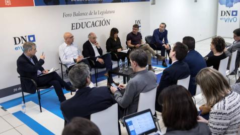 Las familias y centros denuncian la falta de participación y transparencia del Gobierno