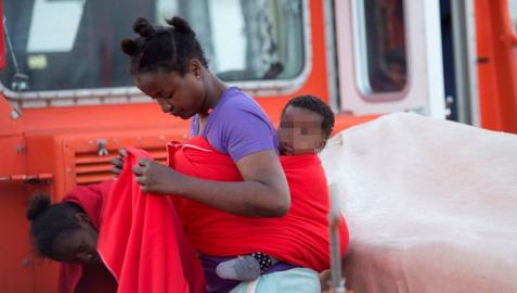 Rescatados más de 550 inmigrantes a bordo de 21 pateras este sábado en las costas españolas