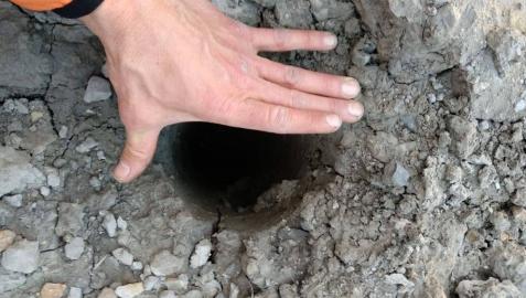 Aspecto de una de las perforaciones hechas sobre la parcela en Imárcoain.