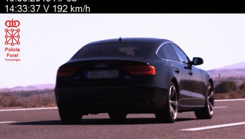 Vehículo captado por el radar circulando a 192 Km/h