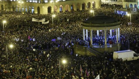 Una multitudinaria manifestación en Pamplona pone fin a la huelga feminista