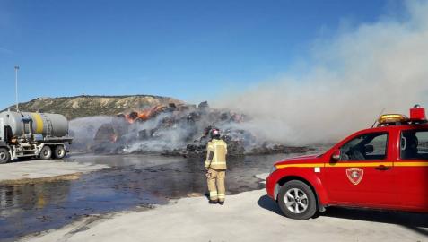 Controlado el incendio de la fábrica de 'pellets' de Erla