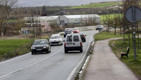 Peatones del vial entre Cizur y la UN critican la falta de seguridad