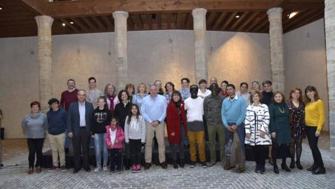 Un recital de poesía clama contra el racismo desde el Palacio del Condestable