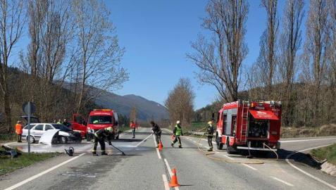 Cuatro personas heridas en un accidente en la NA-234, en el cruce de Cemboráin