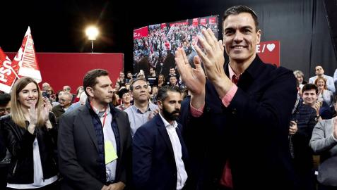 Sánchez defiende en Pamplona que el PSOE es