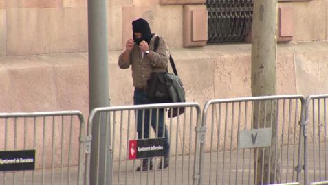 El exprofesor de Maristas, Joaquín Benítez, juzgado por abusos sexuales, a su entrada a los juzgados en Barcelona.
