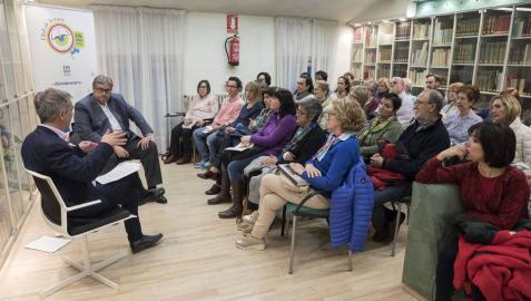 “Para escribir necesitas una vibración y te la puede dar el dolor o el júbilo”