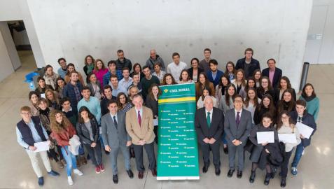 45 alumnos de la UN reciben las becas Global Internship de Caja Rural de Navarra