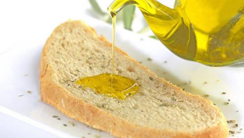 Una madre rompe el labio a una maestra por su descontento con el desayuno andaluz de su hijo