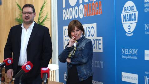 Uxue Barkos, antes del comienzo del encuentro organizado por Radio Marca Navarra y Élite APC.