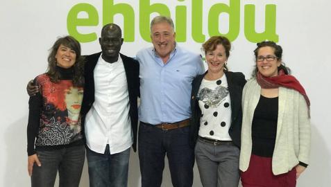 Asiron junto a candidatos de EH Bildu al Ayuntamiento de Pamplona