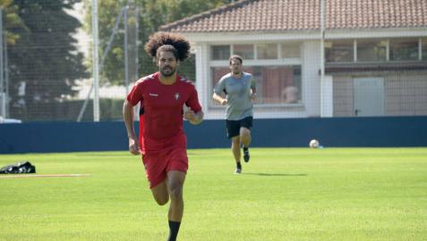 Aridane se entrena por primera vez con grupo tras su esguince en pretemporada